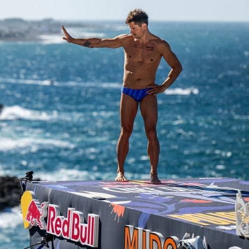 Constantin Popovici Redbull cliff diver